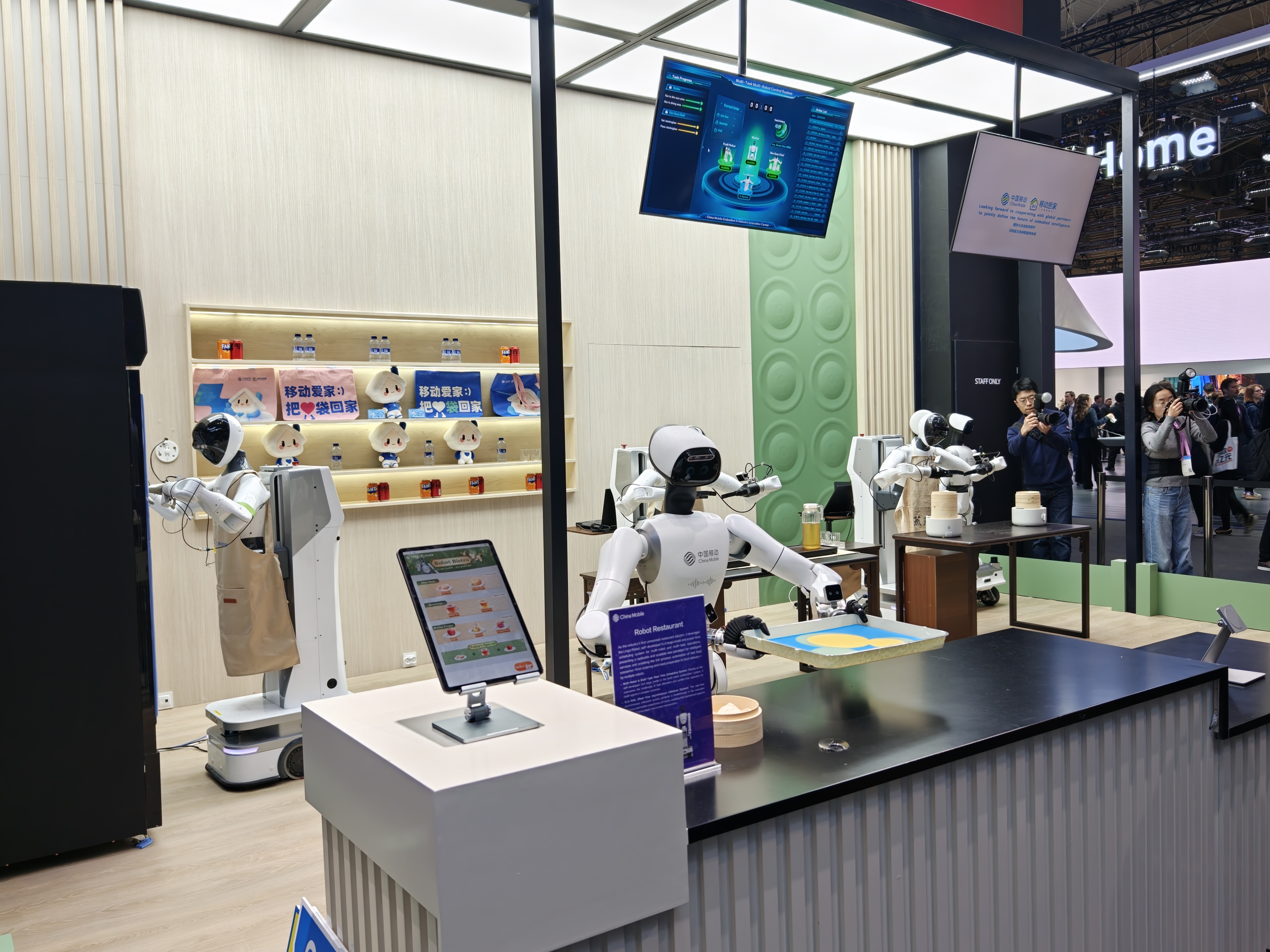 MWC26智元机器人大秀老外惊呆了!(图14)