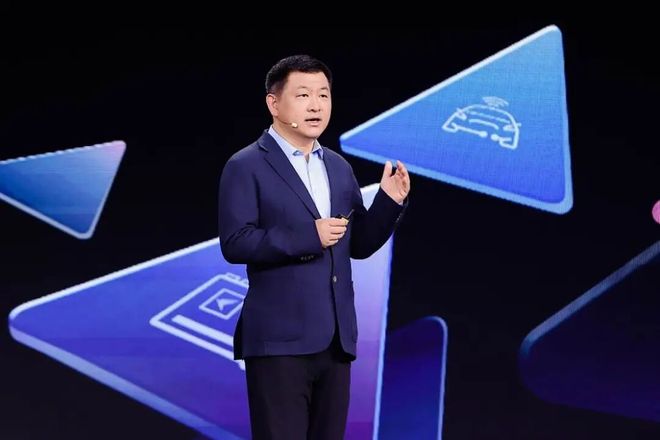 华为云“深蹲起跳”：锚定“公有云+行业智能体”(图2)